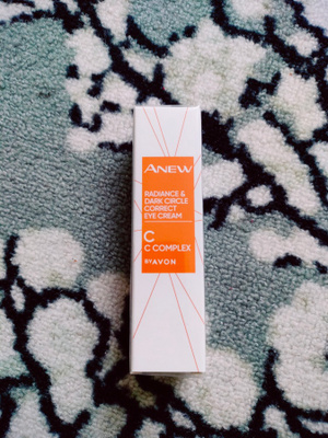 ~Avon Anew Vitamin C -kirkastava silmänympärysvoide~