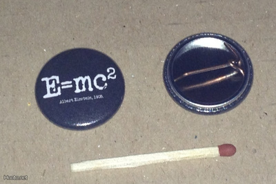 E=mc2 Albert Einstein rintanappi 1" h4