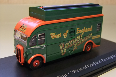AEC harrington box van -48 1:76