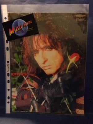 ALICE COOPER NIMIKIRJOITUS