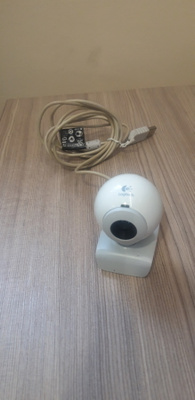 Logitech QuickCam V-UBQ42 ja creative web kamerat