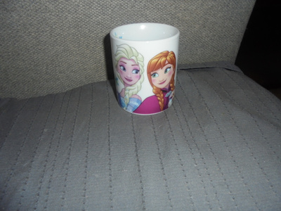 Frozen kuppi, ei laatikkoa keräilyyn tai käyttöön
