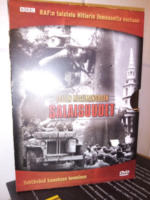 DVD TOISEN MAAILMANSODAN SALAISUUDET ( SIS POSTIKULU)