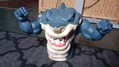 Katuhait Street Sharks Ripster käsinukke