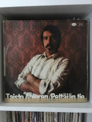(LP) Taisto Ahlgen - Pettäjän tie