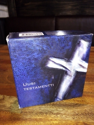 17CD ÄÄNIKIRJA : UUSI TESTAMENTTI ( SIS POSTIKULU)