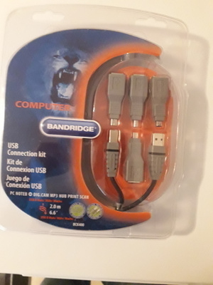 USB liitinsarja, kaapeli + 4kpl adaptereita