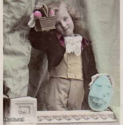 LAPSI / Pieni poika ja kauniit pääsiäismunat. 1900-l.