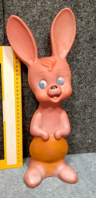 Vintage muovilelu pupu