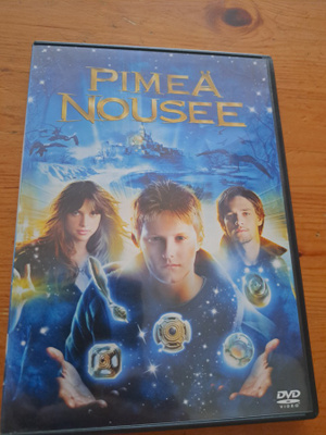 Pimeä Nousee DVD uudenveroinen
