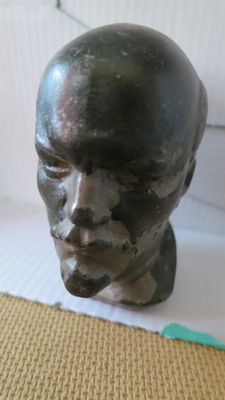 V.I. Lenin pieni metallipatsas