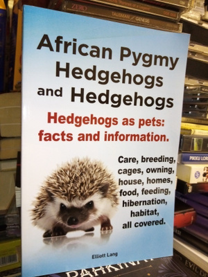 LANG : AFRICAN PYGMY HEDGEHOGS AND HEDGEHOGS