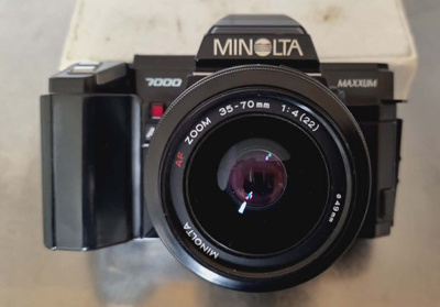Minolta 7000 Maxim järjestelmäkamera