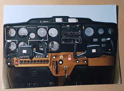 Cessna 152 ohjaamo, ei p.
