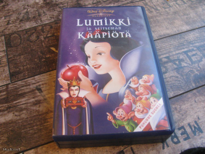 Disneyn klassikko 1 - Lumikki ja 7 kääpiötä (VHS)