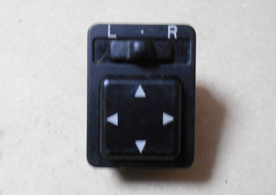 Peilien säätö Toyota 84870-05020. Toyota Avensis I, 97-03