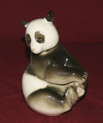 Lomonosov Panda figuriini