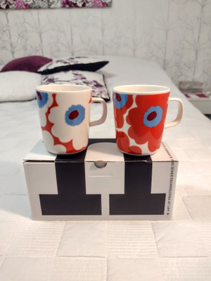 Tomato Red Unikko mukit (Marimekko)