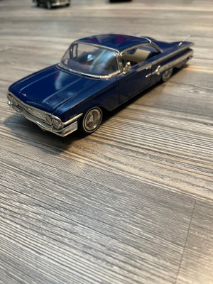 Chervrolet Impala 1/24