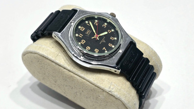 Q&Q Quartz rannekello [33]