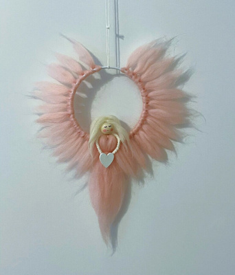 Enkeli -koriste - Vaaleanpunainen -  22 cm x 28 cm