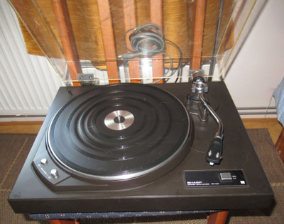 Sharp RP-1122H autom. stereo levysoitin, neula poikki.KATSO!