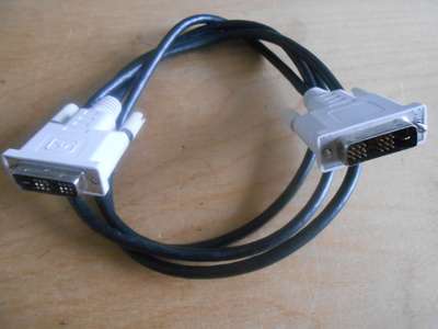 DVI - DVI 1,45 metrinen kaapeli.
