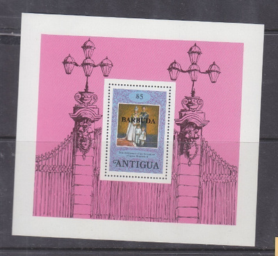 Antigua Barbuda päällepainama  Queen elisabet blokki.