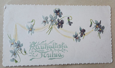 Orvokkeja, silkkinauhaa, koristereunus, kohopainoa, ei p.