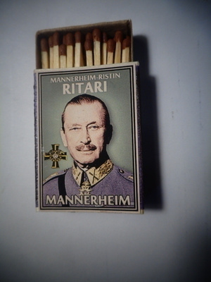 Tulitikkuaski Mannerheim. Vihertävä tausta