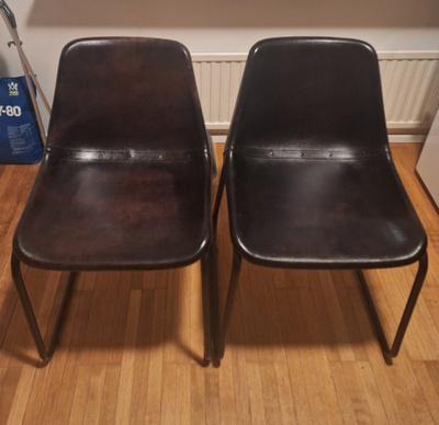 2X musta / mustanruskea tuoli nahkaistuin