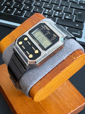 Casio A100WE – retro digitaalikello – Illuminator