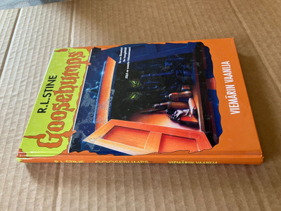 R.L.STINE GOOSEBUMPS VIEMÄRIN VAANIJA HYVÄ