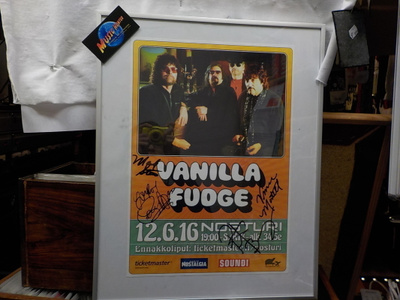 VANILLA FUDGE NOSTURI KEIKKAJULIOSTE NIMMAREILLA