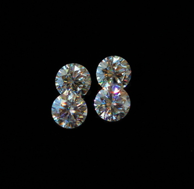 Moissaniitti 0.95ct, hieno välke ja fire!