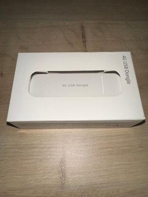 SIM- kortti mobiililaajakaista USB-tikku
