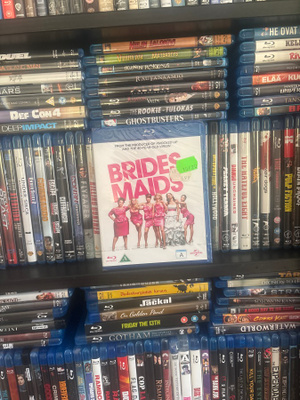(Uusi) Bridesmaids / Morsiusneidot  (2010)