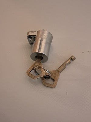 Abloy -avainpesä kahdella avaimella