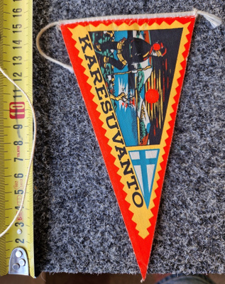 Karesuvanto vintage pieni matkamuisto viiri