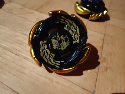 Beyblade Gold galaxy pegasus -hyrrä