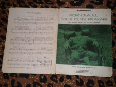 Nuottivihko - SIMO SALMINEN - Pornolaulu / Minä olen Paakari