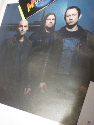 TRIVIUM KUVA  COREYN NIMMARILLA
