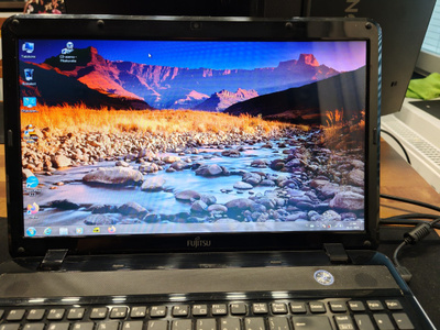 Fujitsu Lifebook AH531, Windows 7 Pro 64bit