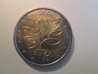 2 € RISURAHA ENSIMMÄINEN 2 € JUHLARAHA SUOMESSA 2004
