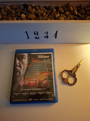 Vares Pahan Suudelma Blu-Ray