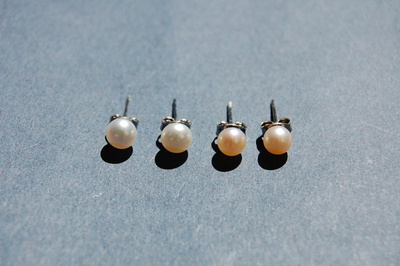 Hopeiset helmikorvakorut, 4mm