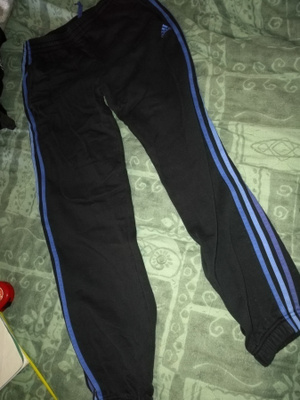 Adidas- verkkarit koko 162 cm /S mustat 1 sini sauma