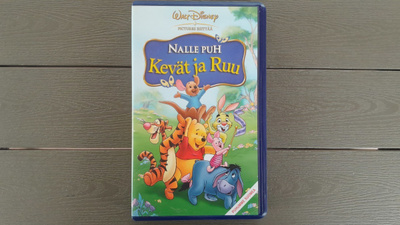 VHS: Nalle Puh: Kevät Ja Ruu (Walt Disney 2003)