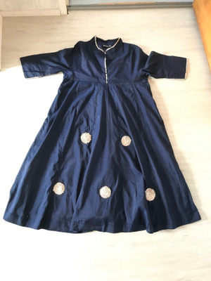 @ Upea uusi M-L intialainen mekko @