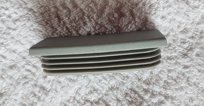 80x30x2,5 Muovitulppa teräsputkiin ja -jalkoihin 18 kpl.